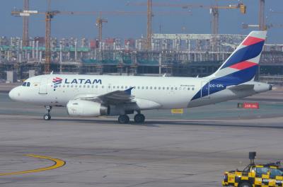 Photo of aircraft CC-CPL operated by LATAM Airlines Chile