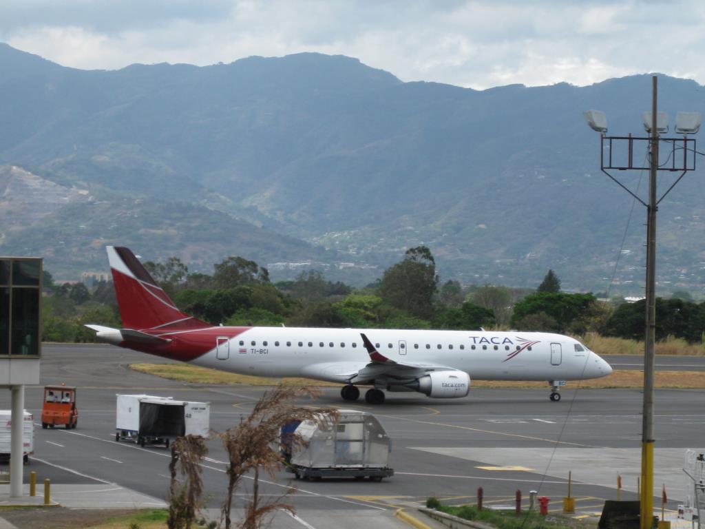 Photo of aircraft TI-BCI operated by TACA International Airlines