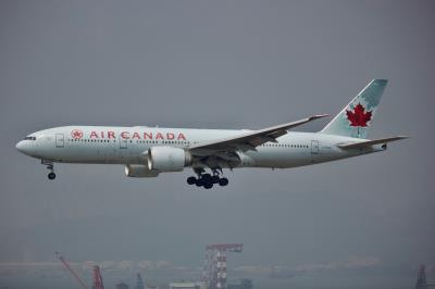 Image of aircraft registration C-FIUA - A 777-233(LR) operated by Air Canada