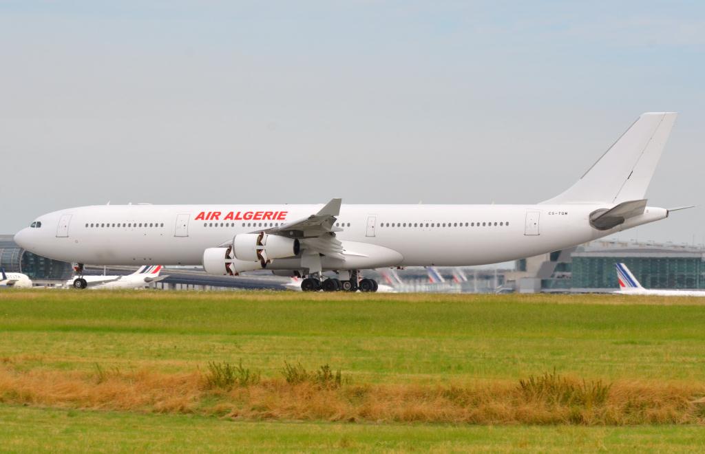 Photo of aircraft CS-TQM operated by Air Algerie