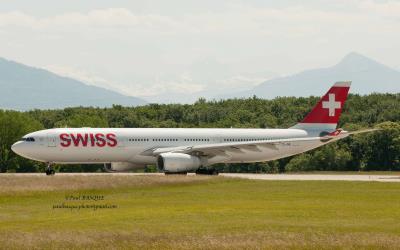Photo of aircraft HB-JHL operated by Swiss