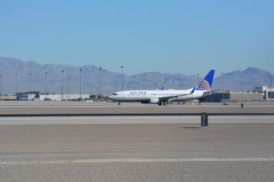 Photo of aircraft N33203 operated by United Airlines