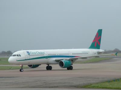 Photo of aircraft G-OOAV operated by First Choice Airways