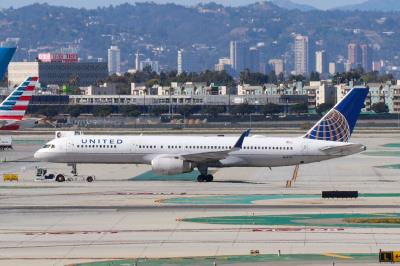 Photo of aircraft N14115 operated by United Airlines