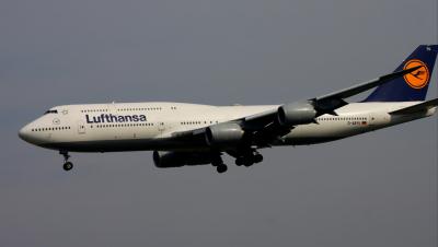 Image of aircraft registration D-ABYU - A 747-830 operated by Lufthansa