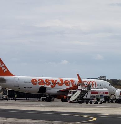 Image of aircraft registration G-EZWP - A A320-214(WL) operated by easyJet