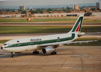 Photo of aircraft I-BUSJ operated by Alitalia