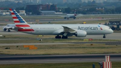 Photo of aircraft N828AA operated by American Airlines