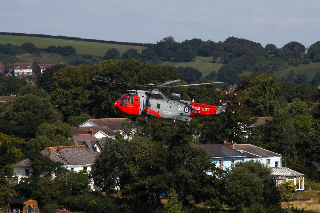 Photo of aircraft XV673 operated by Royal Navy