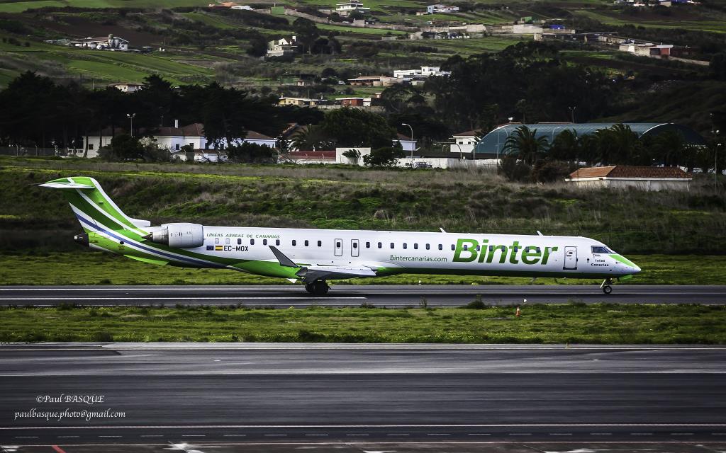 Photo of aircraft EC-MOX operated by Binter Canarias