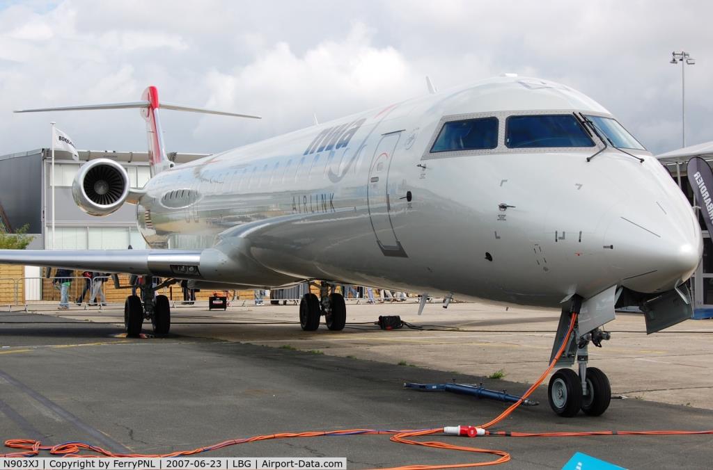 Photo of aircraft C-FOFO operated by Bombardier Inc