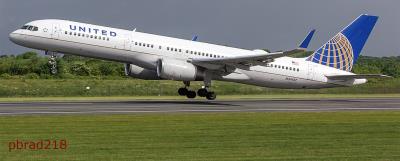 Photo of aircraft N34137 operated by United Airlines