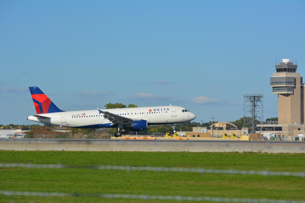 Photo of aircraft N377NW operated by Delta Air Lines