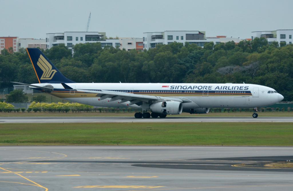 Photo of aircraft 9V-STH operated by Singapore Airlines