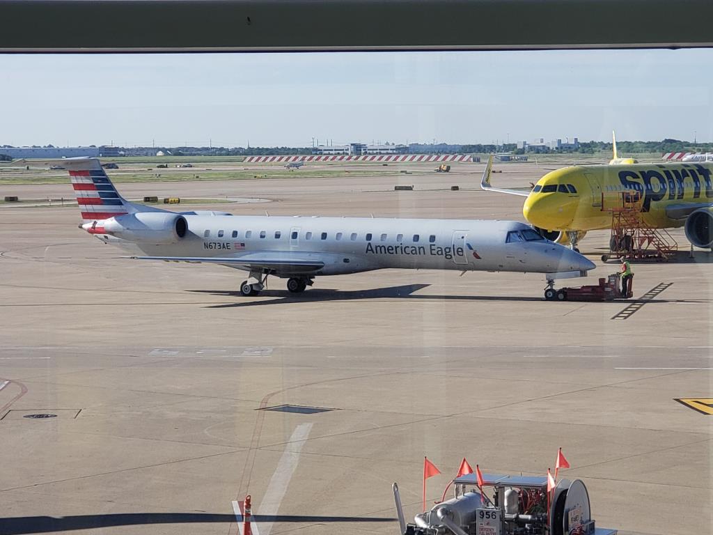 Photo of aircraft N673AE operated by American Eagle