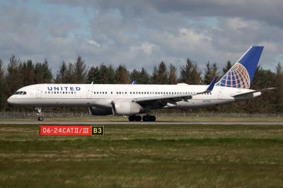 Photo of aircraft N67134 operated by United Airlines