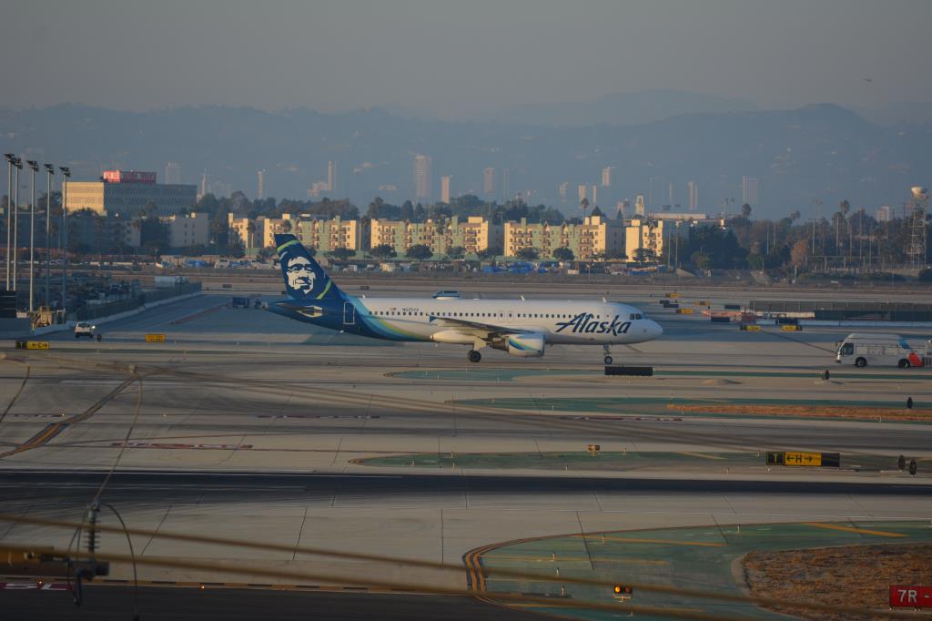 Photo of aircraft N625VA operated by Alaska Airlines