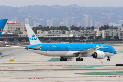 Image of aircraft registration PH-BHF - A 787-9 Dreamliner operated by KLM Royal Dutch Airlines
