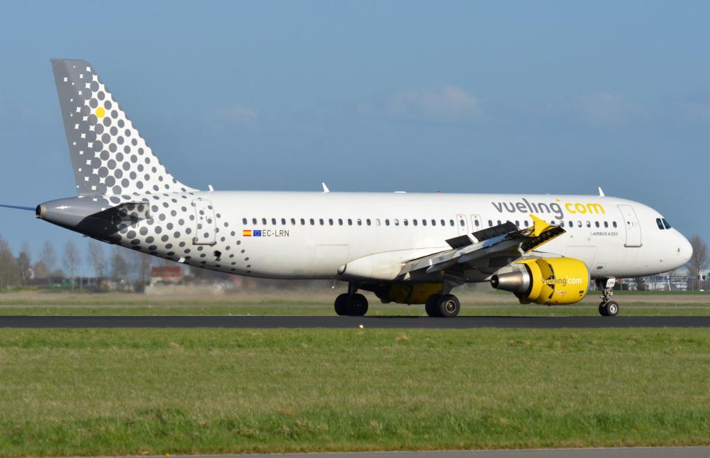 Photo of aircraft EC-LRN operated by Vueling