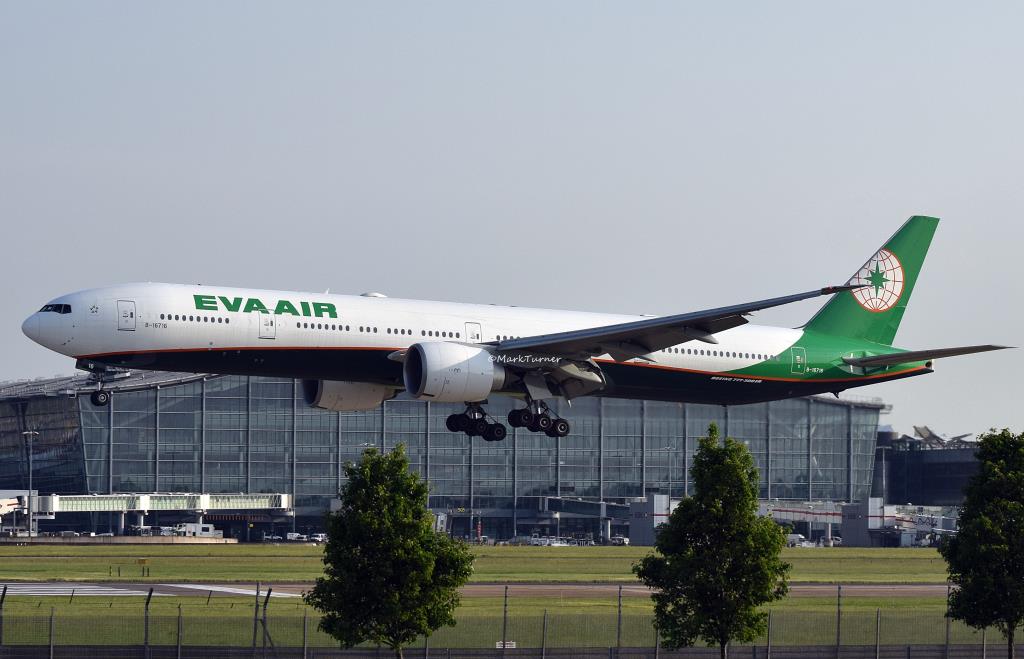 Photo of aircraft B-16716 operated by EVA Air