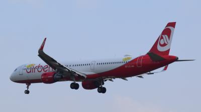 Photo of aircraft OE-LCL operated by Niki