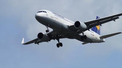 Image of aircraft registration D-AIUE - A A320-214(WL) operated by Lufthansa