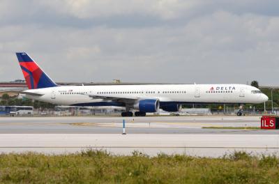Photo of aircraft N590NW operated by Delta Air Lines
