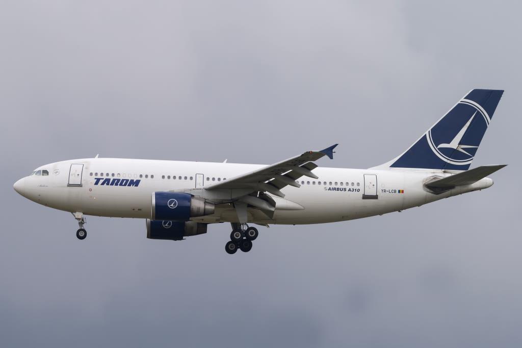 Photo of aircraft YR-LCB operated by Tarom