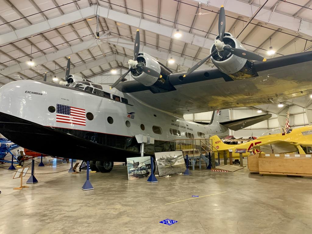 Photo of aircraft N41881 operated by New England Air Museum