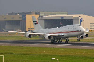 Image of aircraft registration A6-HRM - A 747-422 operated by Dubai Air Wing