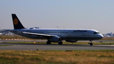 Photo of aircraft D-AIDM operated by Lufthansa