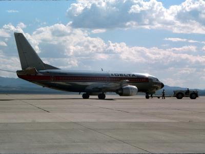 Photo of aircraft N305WA operated by Delta Air Lines