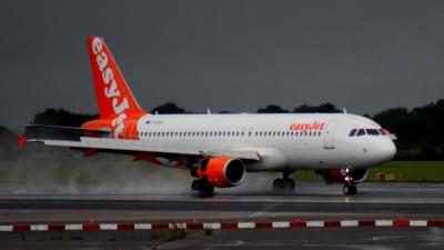 Photo of aircraft G-EZUA operated by easyJet