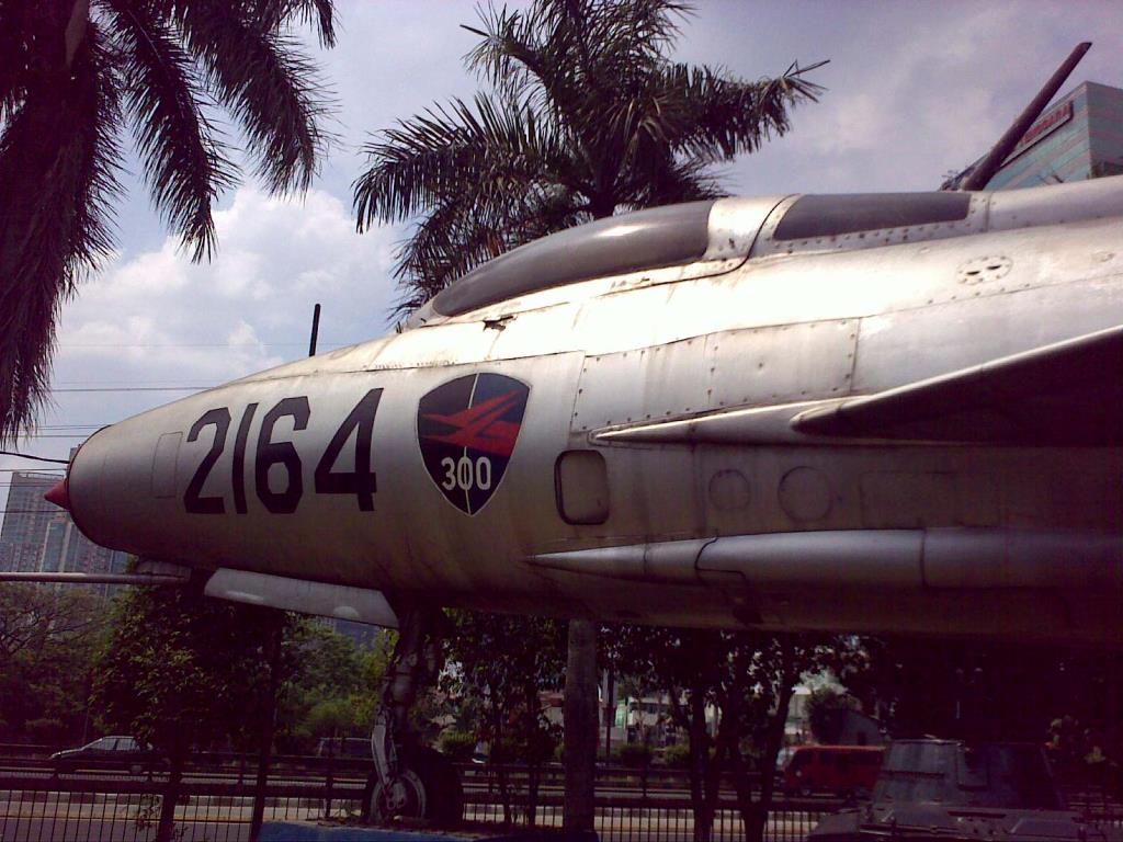 Photo of aircraft F-2164 operated by Satriamandala Museum