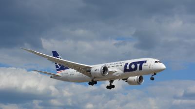 Photo of aircraft SP-LRG operated by LOT - Polish Airlines