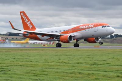 Image of aircraft registration G-EZRI - A A320-214(WL) operated by Easyjet