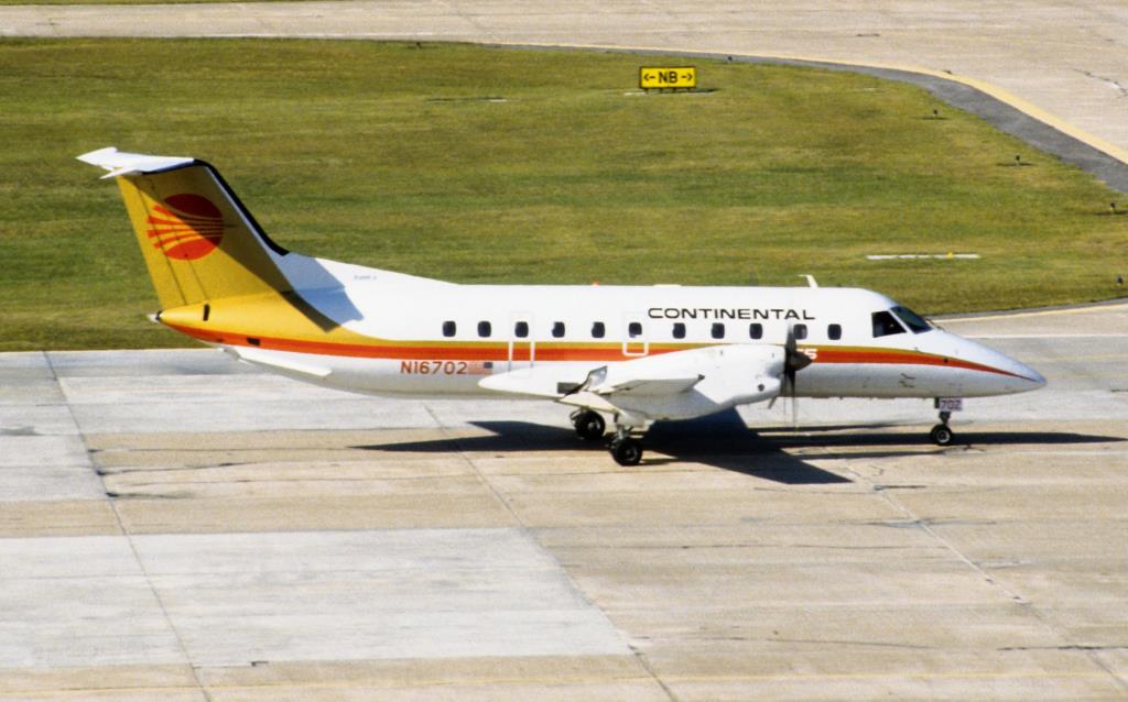 Photo of aircraft N16702 operated by Continental Express