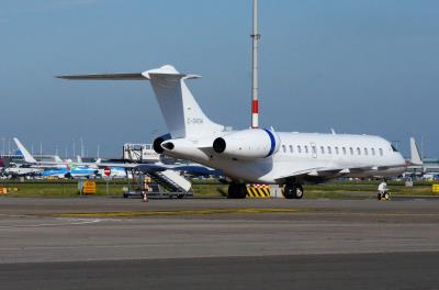 Photo of aircraft C-GHSW operated by Skyservice Business Aviation