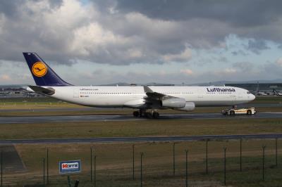 Image of aircraft registration D-AIGX - A A340-313 operated by Lufthansa