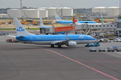 Image of aircraft registration PH-BXH - A 737-8K2(WL) operated by KLM Royal Dutch Airlines