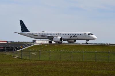 Photo of aircraft C-GKQM operated by Porter Airlines