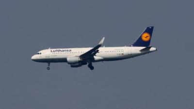 Photo of aircraft D-AIZA operated by Lufthansa