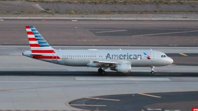 Photo of aircraft N128UW operated by American Airlines