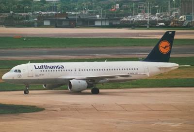 Photo of aircraft D-AIQK operated by Lufthansa