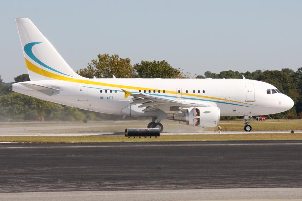 Photo of aircraft 9H-AFT operated by Comlux