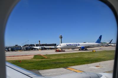 Photo of aircraft N677UA operated by United Airlines