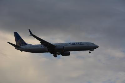 Photo of aircraft N63820 operated by United Airlines