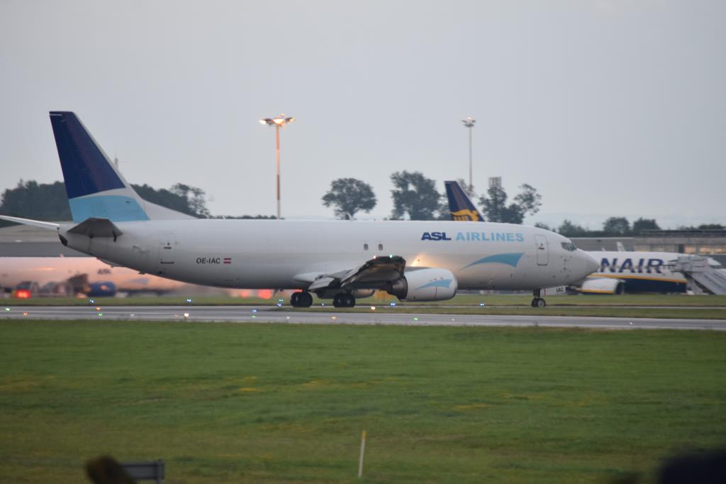 Photo of aircraft OE-IAC operated by ASL Airlines Belgium