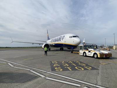 Photo of aircraft EI-IJZ operated by Ryanair