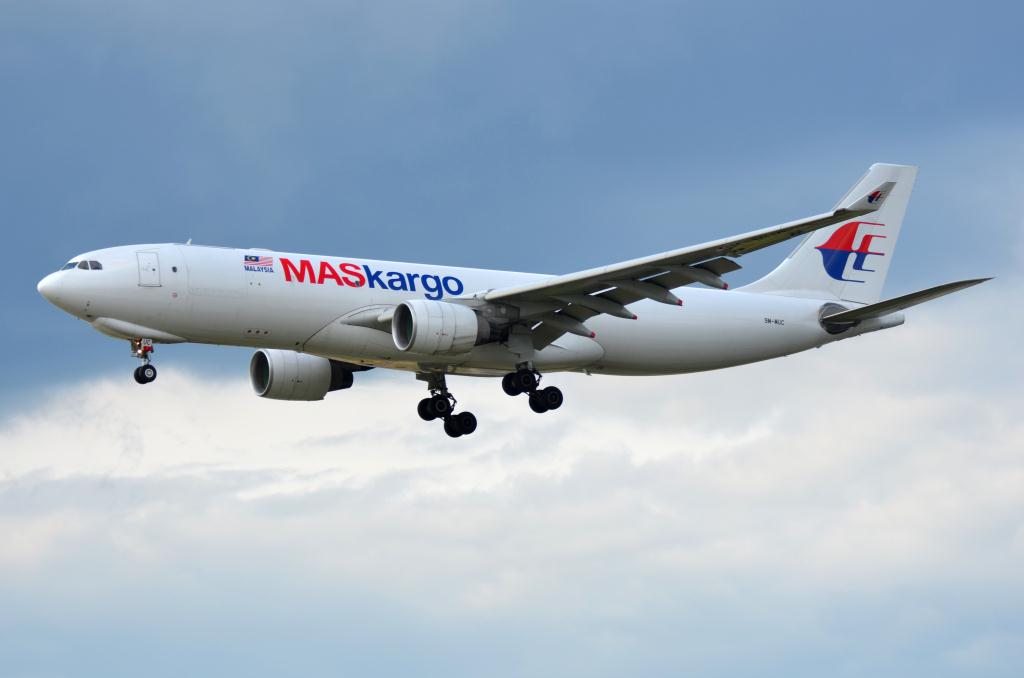 Photo of aircraft 9M-MUC operated by Malaysia Airlines